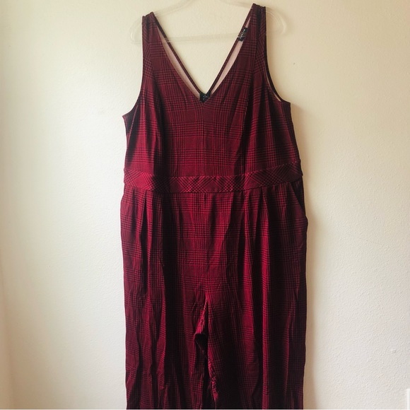 NWT Torrid Houndstooth Premium Ponte Culotte Jumpsuit in Red Plaid 3X - Picture 9 of 11